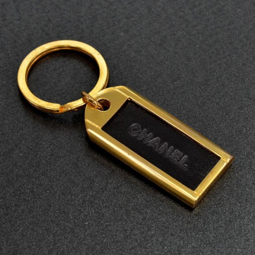 Chanel Chanel Black Leather and Gold Tone Key Ring holder SS669