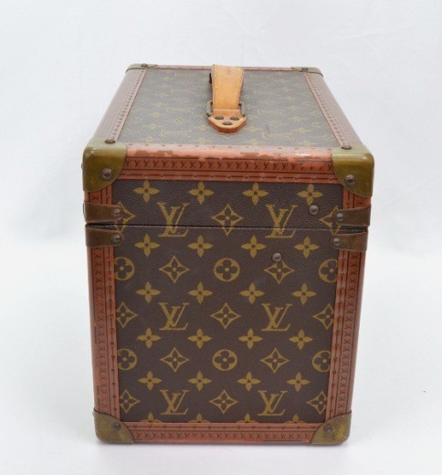 LOUIS VUITTON  BOX PHARMACIE TRAVEL CASE IN MONOGRAM CANVAS