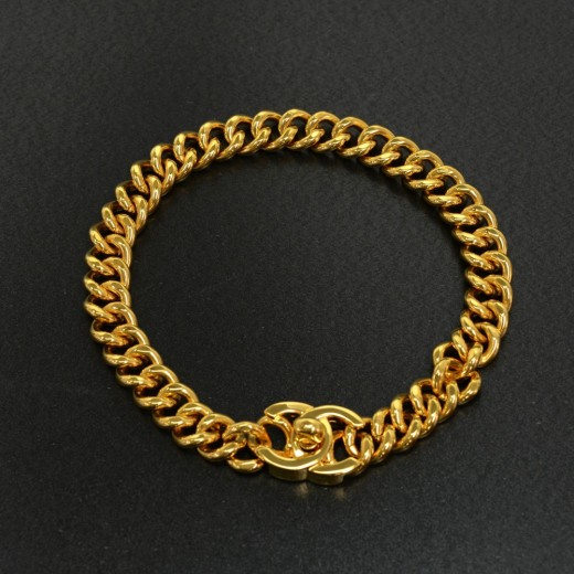 Chanel Vintage Chanel Gold Tone CC Twist Lock Large Necklace Chocker