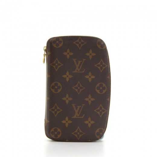 Louis vuitton hotsell canvas feels sticky