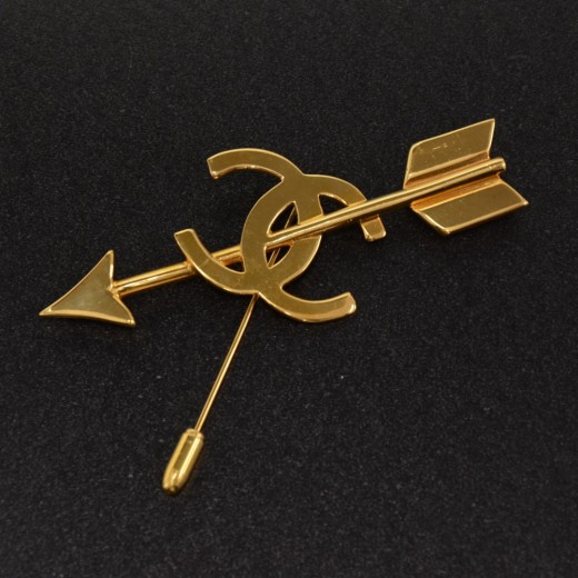 Chanel Vintage Chanel Gold Tone CC Logo Arrow Shaped Pin Brooch