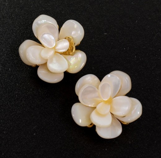 Chanel Chanel Shell Flower Motif Gold Tone Earrings CC