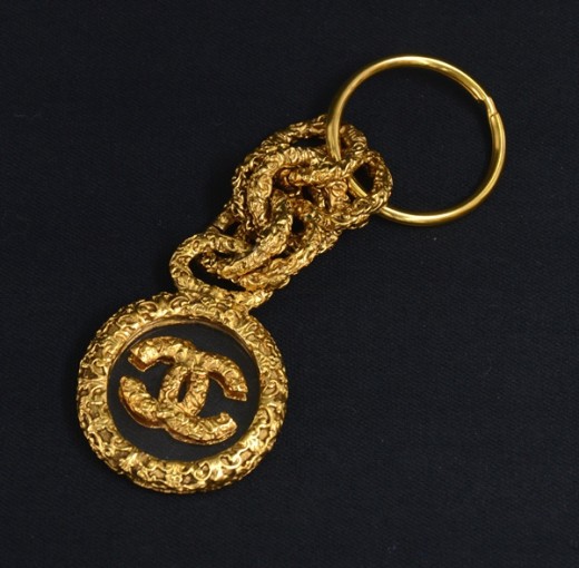 Chanel Vintage Chanel Gold tone CC logo Key Chain SS544