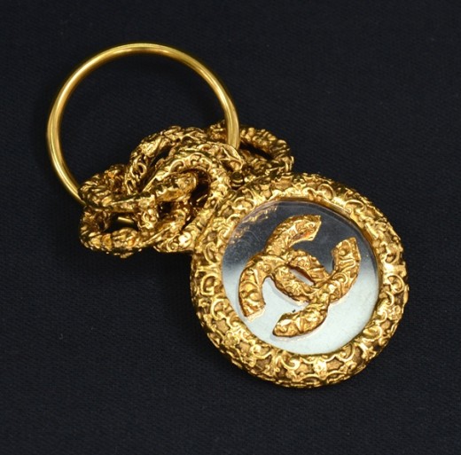Auth CHANEL Vintage CC Logos Key Ring Holder Charm Gold Tone 6A120760# -  Tokyo Vintage Store