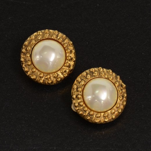 pearl chanel jewelry vintage