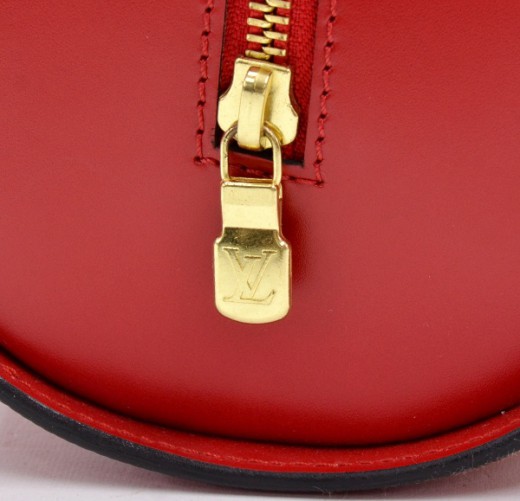 Louis VUITTON - Soufflot 31cm bag in red epi leather. …