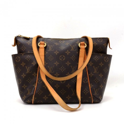 Louis Vuitton Totally Canvas Shoulder Bag (pre-owned) in Brown