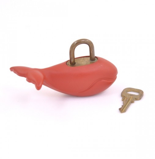 Louis Vuitton c.1995 America's Cup Red Whale Motif Lock Keys Ltd Ed at  1stDibs