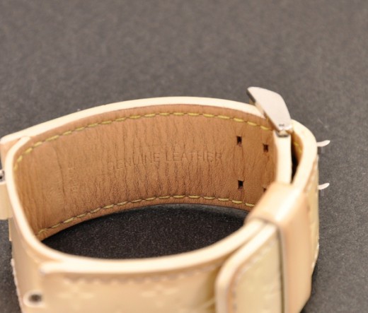 LOUIS VUITTON Monogram Vernis Watch Wrist Band for Tambour White LV 22527  Patent leather ref.335523 - Joli Closet
