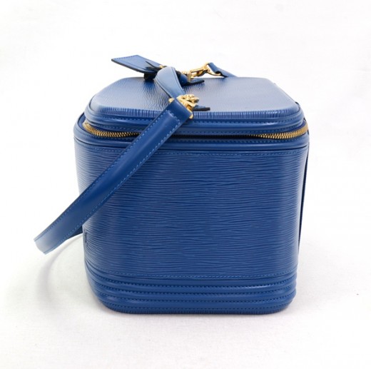 Authentic Louis Vuitton Blue Epi Leather Toiletry 26 Pouch – Italy