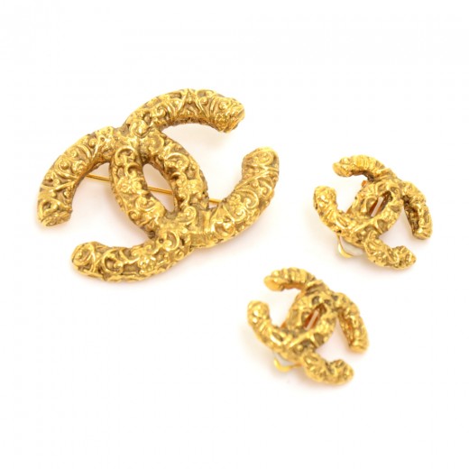 Chanel Vintage Chanel Gold Tone Brooch And Matching Earrings Set