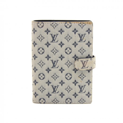Preowned Authentic Louis Vuitton Monogram Passport Cover