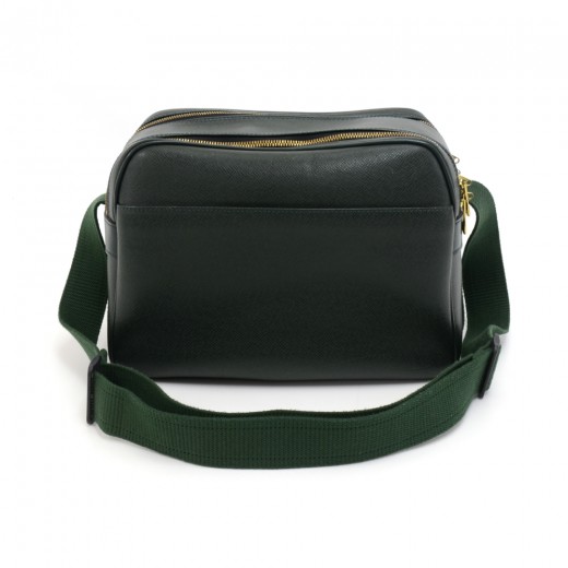 Louis Vuitton Taiga Black Unisex Messenger Bag Pre-owned