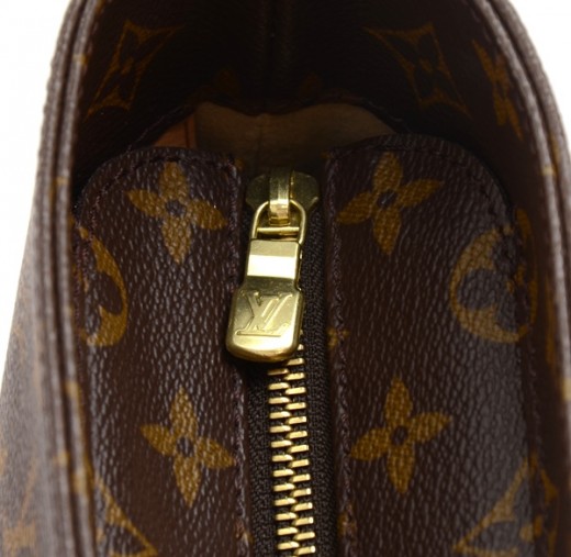 Luco handbag Louis Vuitton Brown in Cotton - 35602602