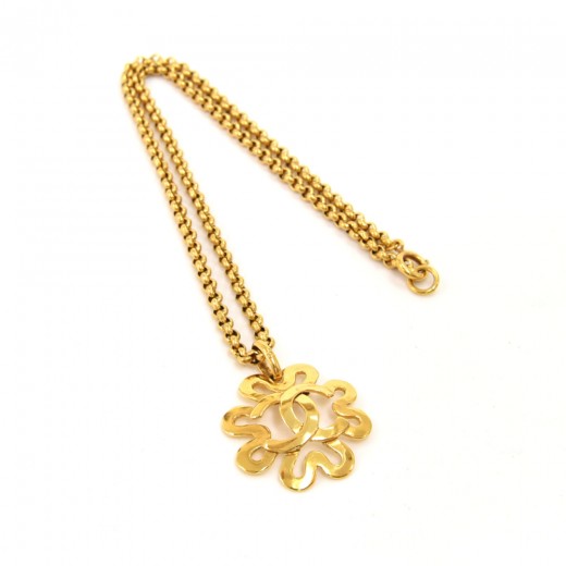 FWRD Renew Chanel Coco Clover Necklace in Gold | FWRD