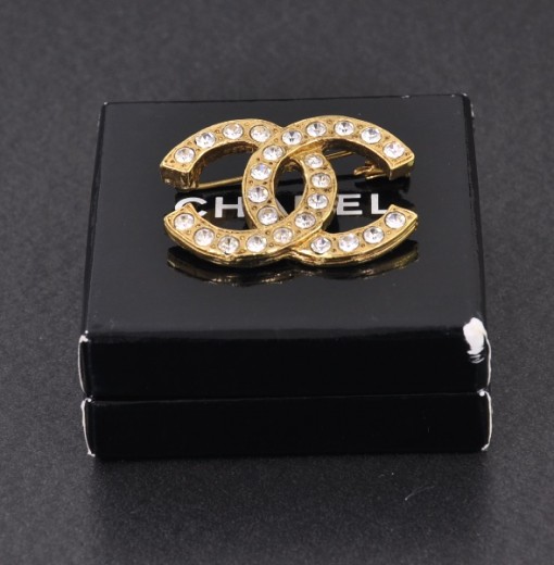 Chanel Brooch Pin Gold 1264/29 – AMORE Vintage Tokyo