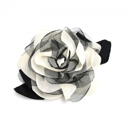 Chanel Black & White Grosgrain Camellia Flower Brooch .  Luxury, Lot # 19077