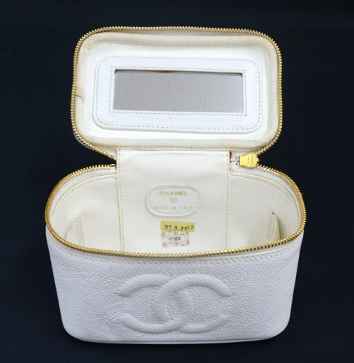 Chanel White Caviar CC Mini Cosmetic Pouch 854cas48