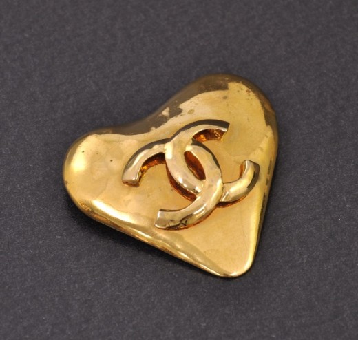 Chanel Vintage Chanel Gold Tone Heart Shaped Brooch CC Logo