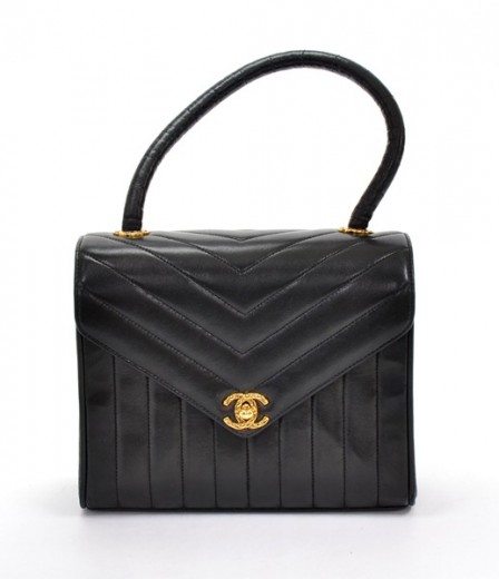 Chanel Chanel Black quilted V-stitches Vertical stitch leather