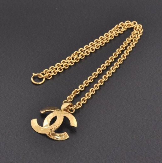Chanel Chanel Gold Tone Pendant Cc Logo Necklace
