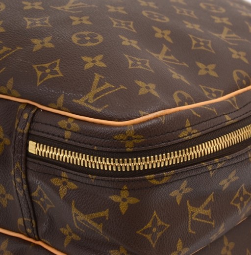 The Changing Room - The Louis Vuitton Monogram Canvas Alize 3