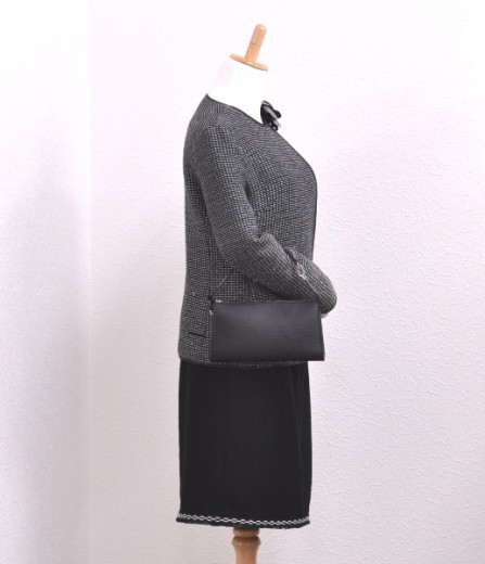 Black Epi Leather Louis Vuitton Pochette Accessoires ref.779561 - Joli  Closet