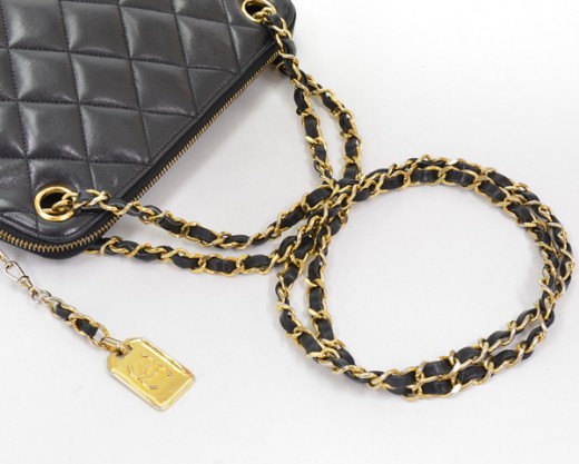 Chanel Chanel Black Quilted leather shoulder gold Chain bag CC X566
