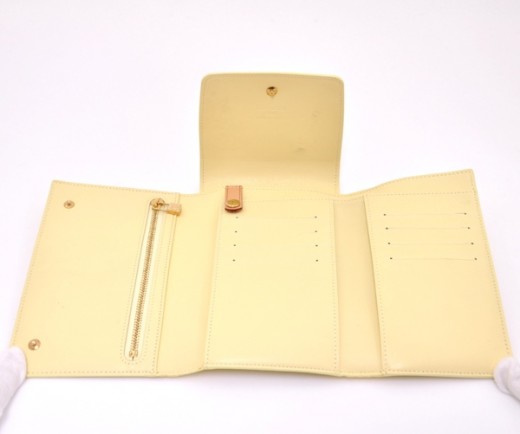 Louis Vuitton Louis Vuitton Yellow Vernis Leather Walker Pochette