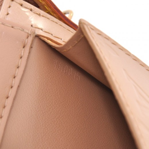 Louis Vuitton Mott Beige Patent leather ref.430547 - Joli Closet