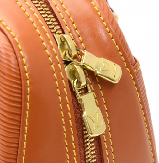 Voltaire leather handbag Louis Vuitton Brown in Leather - 28919915