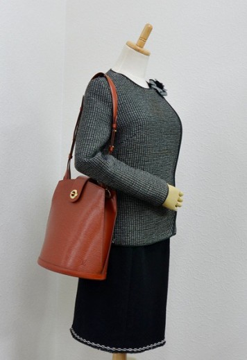 Louis Vuitton LOUIS VUITTON Cluny brown Epi leather shoulder Bag F379