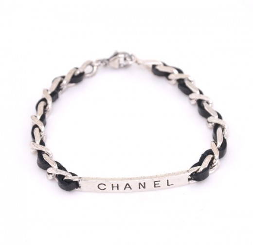 Chanel silver bangle top