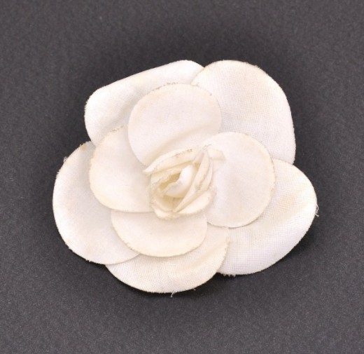 chanel rose pin