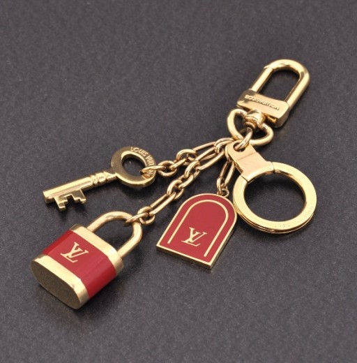 Louis Vuitton Louis Vuitton Porte Cles Cadena Red x Gold Tone Key