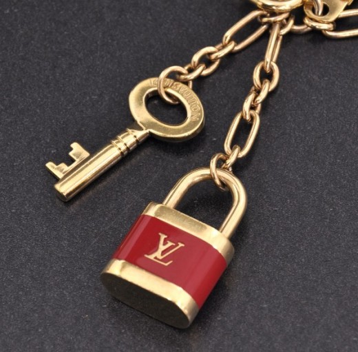 Louis Vuitton Louis Vuitton Porte Cles Cadena Red x Gold Tone Key