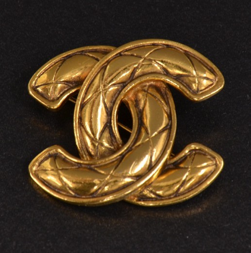 Gold sales chanel pin