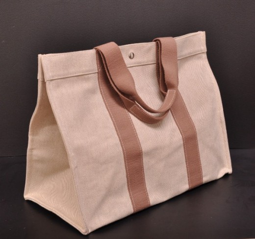 Hermès Beige Fourre Tout GM Tote ○ Labellov ○ Buy and Sell Authentic Luxury