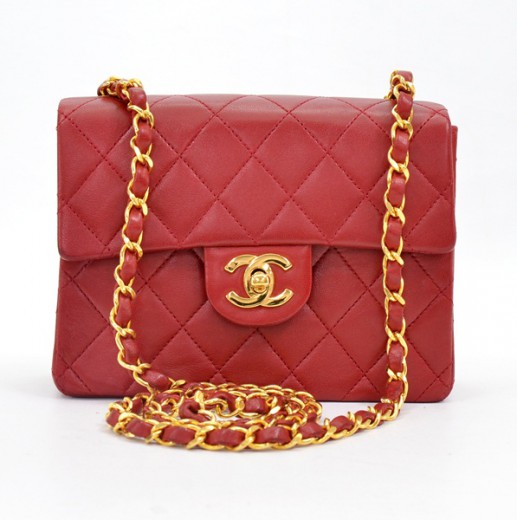 Red purse with gold chain sales