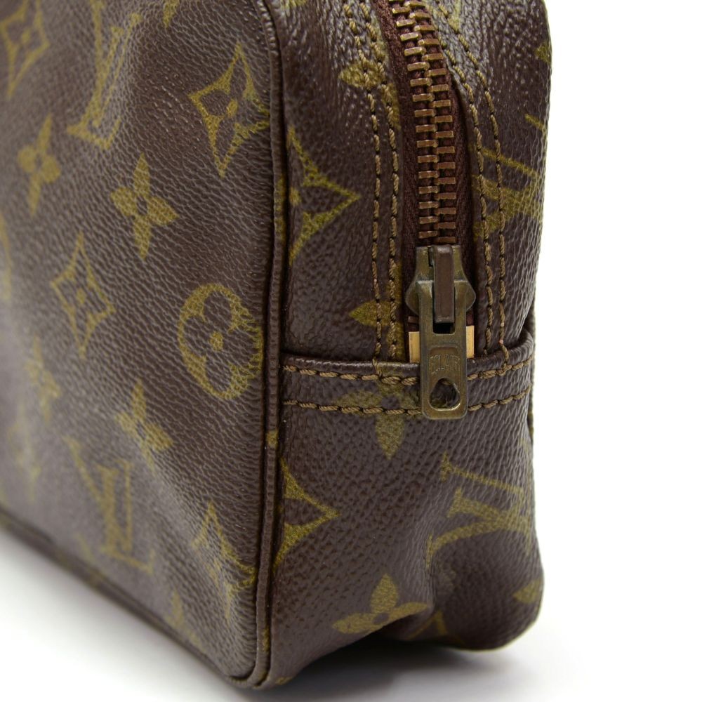 Louis Vuitton Trousse 18 What's in my bag 