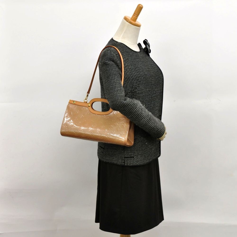 Louis Vuitton Noisette Vernis Roxbury Drive Bag For Sale at