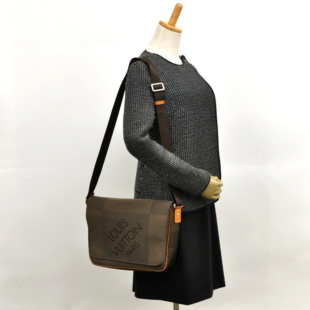 Louis Vuitton Black Damier Geant Canvas Petit Messenger Bag