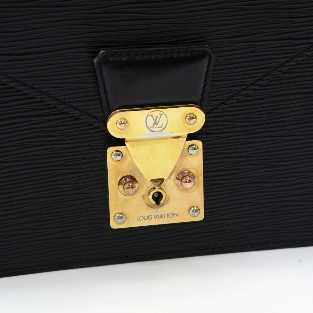 Louis Vuitton Epi Serie Dragonne clutch bag / second bag cuero