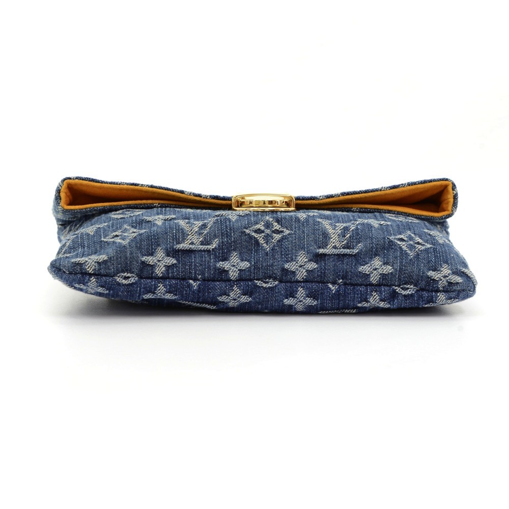 Louis Vuitton Blue Denim City Pouch Wristlet Bag Leather ref.395065 - Joli  Closet