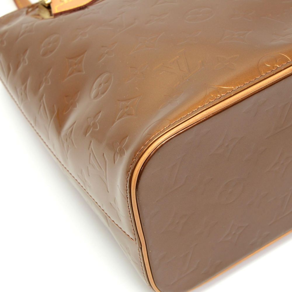 Louis Vuitton, Bags, Louis Vuitton Vernis Astor Place Shoulder Bag Bronze  M911 Lv Auth 44951