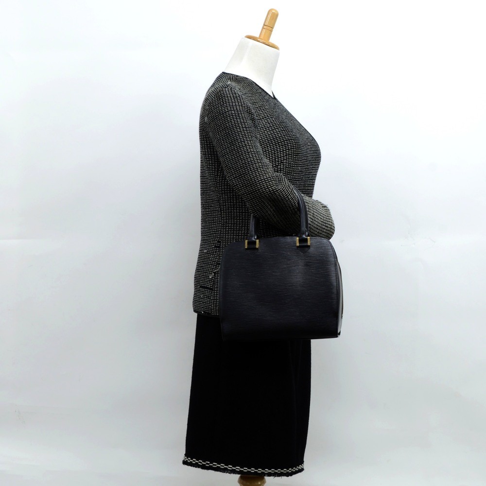 Pont neuf leather handbag Louis Vuitton Black in Leather - 33374926