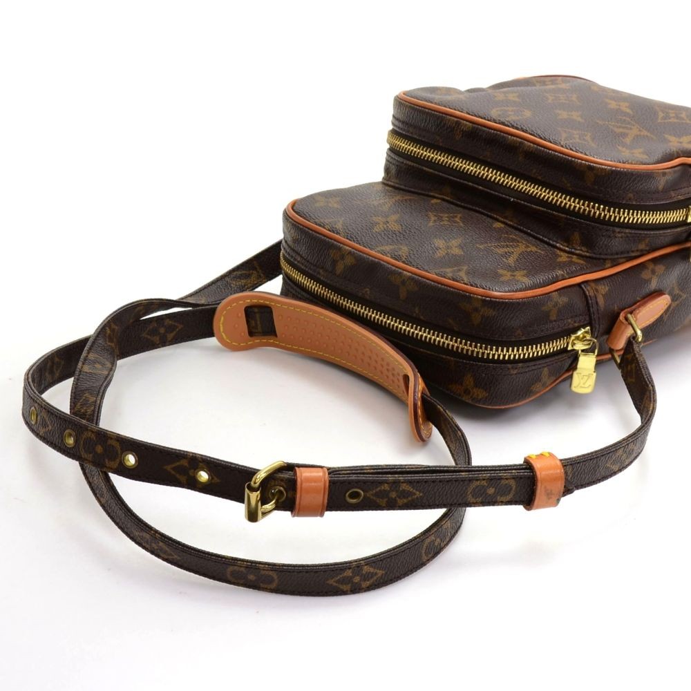 Quick Demo: Louis Vuitton Danube Shoulder Bag, 2 Ways to wear it