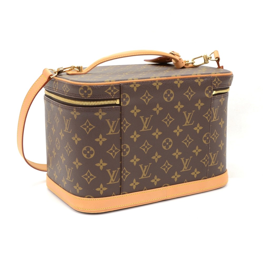 Louis Vuitton Travel bag in waxed canvas and cognac lea…