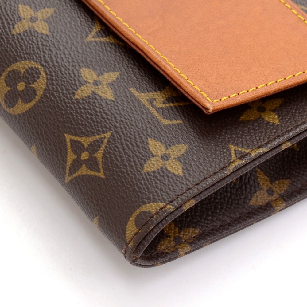 Louis Vuitton Vintage Brown Epi Leather Lena Clutch For Sale at 1stDibs
