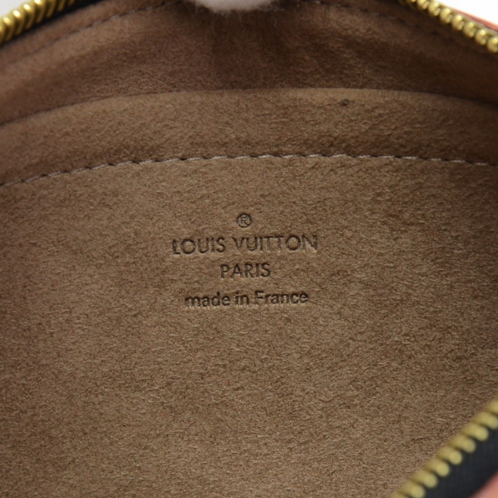 Louis Vuitton Black Multicolore Monogram Canvas Milla Clutch MM Bag Pochette  Multiple colors Leather ref.362613 - Joli Closet